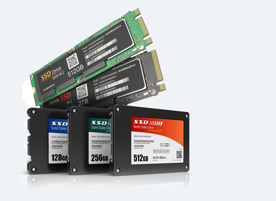 Zwei M.2 SSDs im oberen Teil des Bildes und darunter drei SATA SSDs unterschiedlicher Speichergrößen